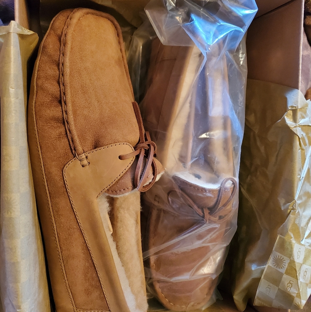 Ugg slip on slippers